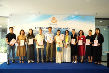 Ngày 12/11/2024, Các chủ nhân căn hộ The Diamond Residence chính thức nhận bàn giao sổ hồng