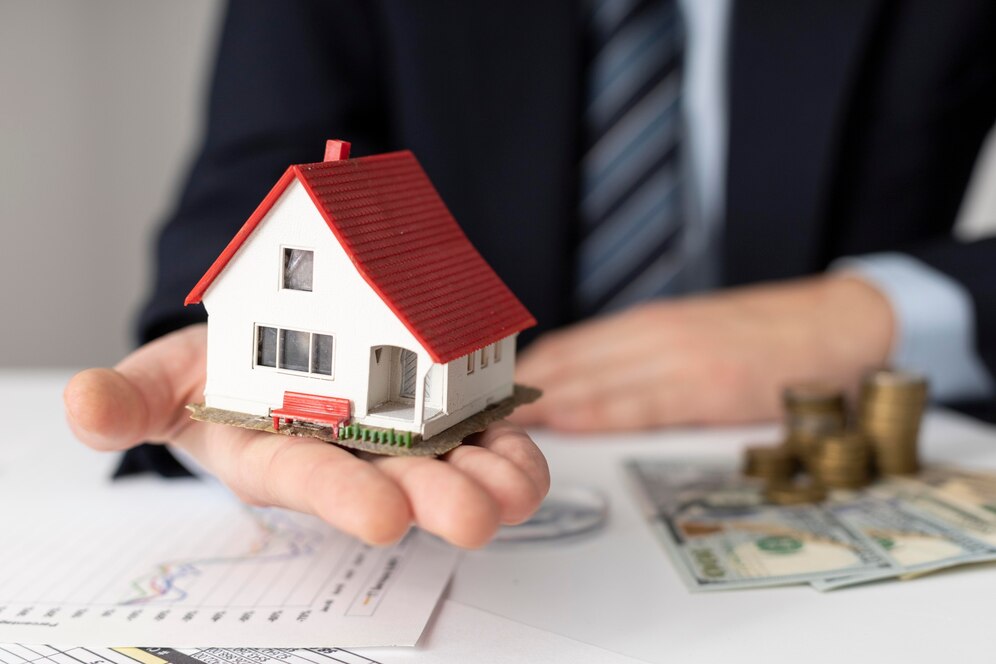 house-investments-elements-composition_23-2148793806